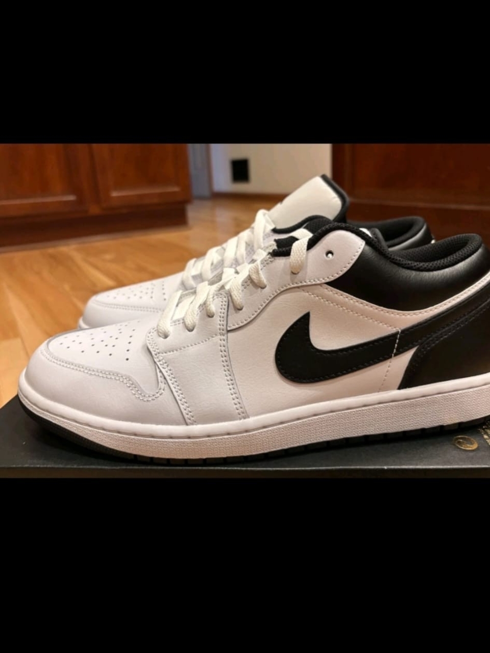 Nike Men’s Low-Top Sneaker - White/Black